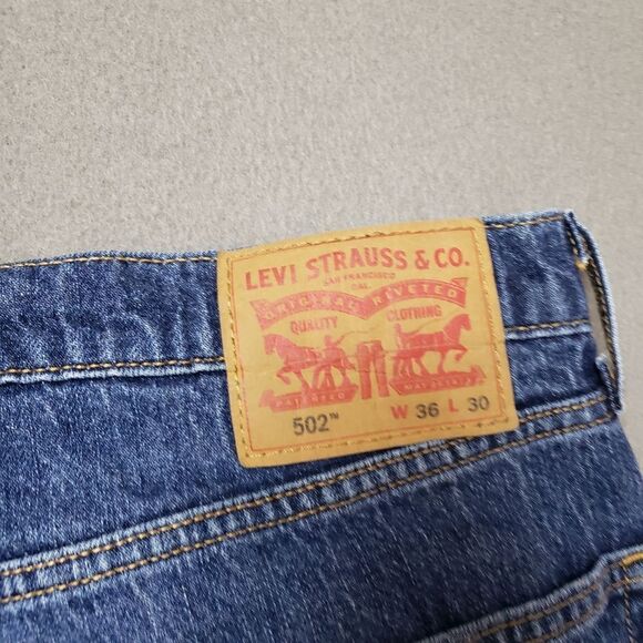Levi 502 Jeans - Size 36 Medium wash - Picture 8 of 15